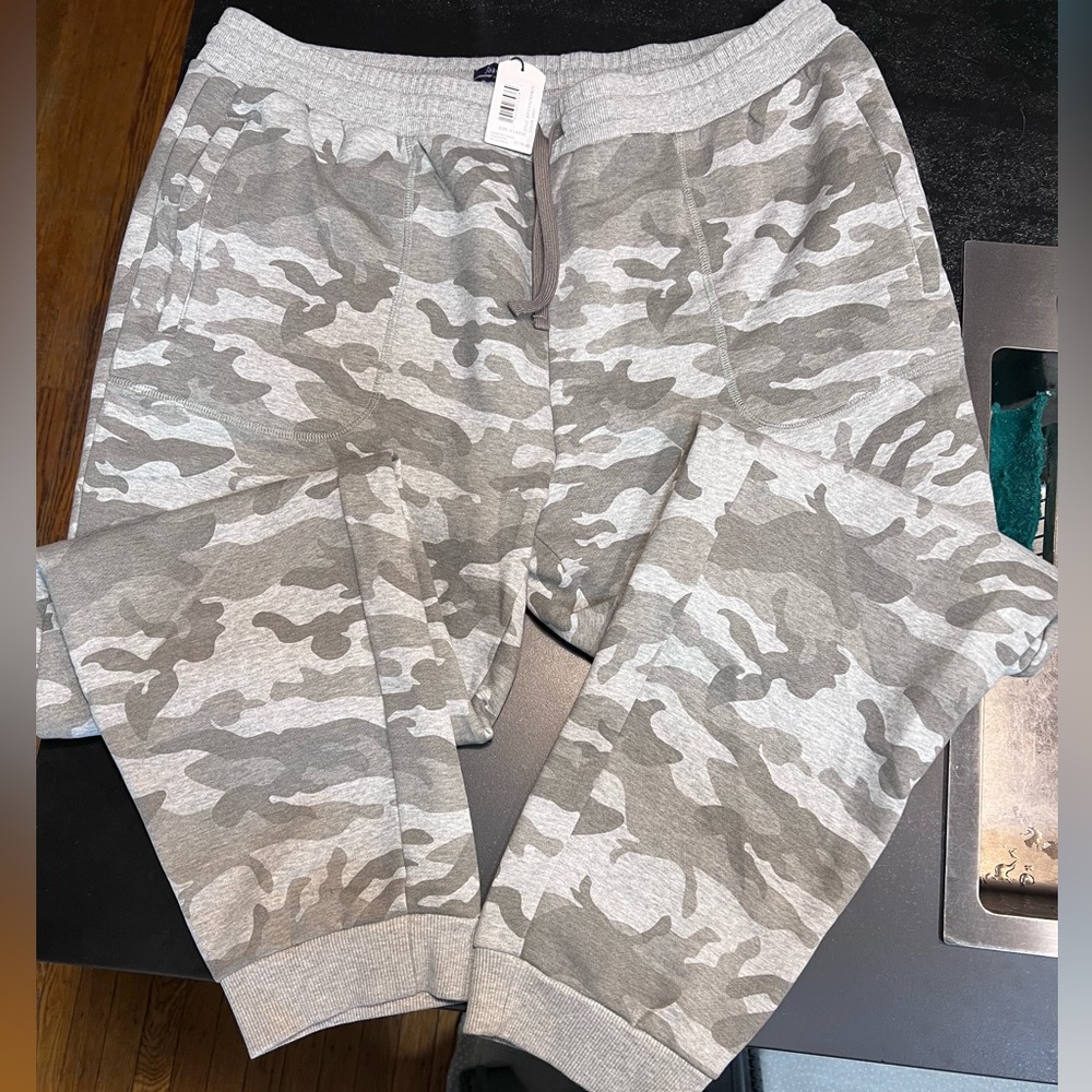 NWT Johnnie-O Muted Camo Gray Joggers XL